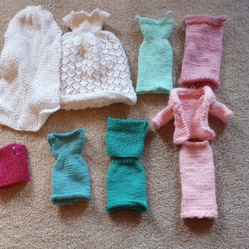 Vintage Handmade Knitted Doll Clothes Set. (1960's)